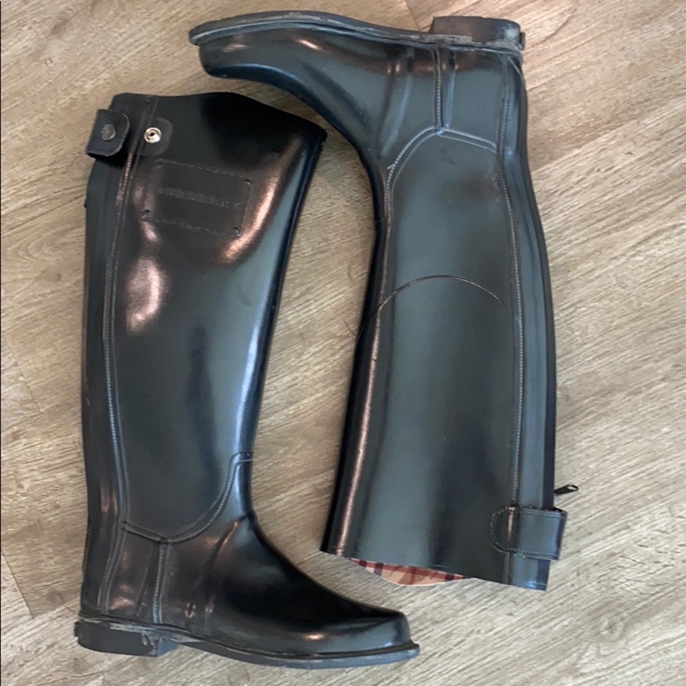 Burberry riding rain boots 39